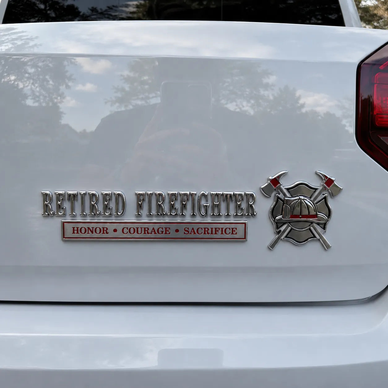 🚒 Retired Firefighter Honor Courage Sacrifice Car Emblem Metal Badge
