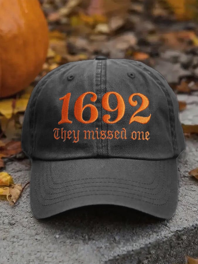 Western 1692 Print Hat