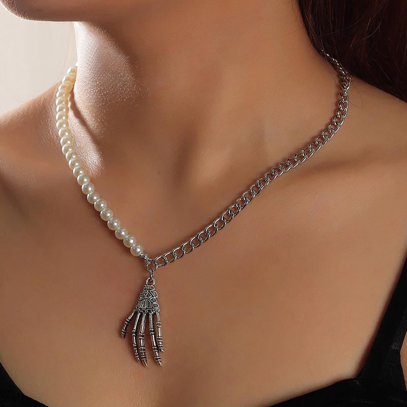 Fashionable And Personalized Creative Ghost Claw Design Necklace